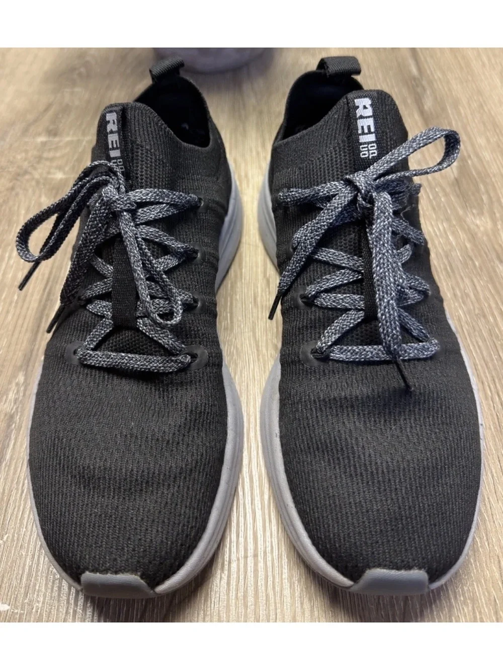REI Co-op Beyonder Women’s Black Mesh Upper Lightweight Athletic Sneakers US 7.5